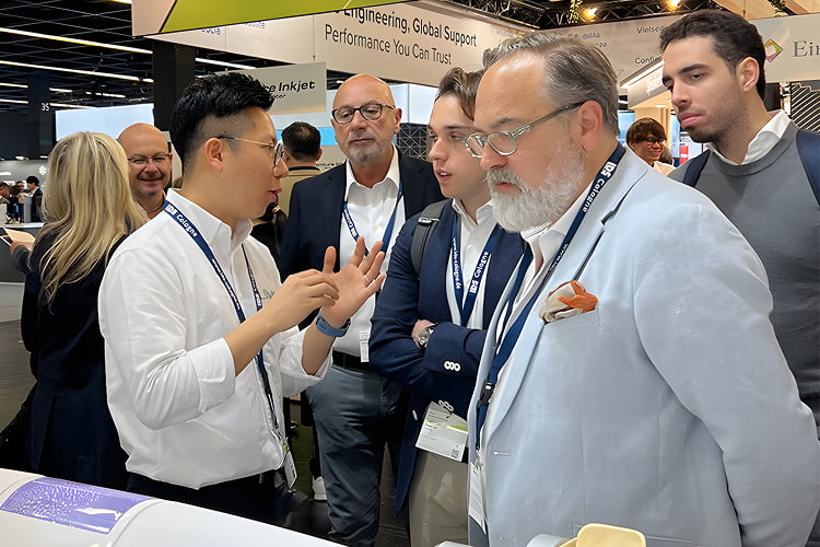 Lilivis unveiling the world's first OCT-based intraoral scanner OCTiX at IDS 2025